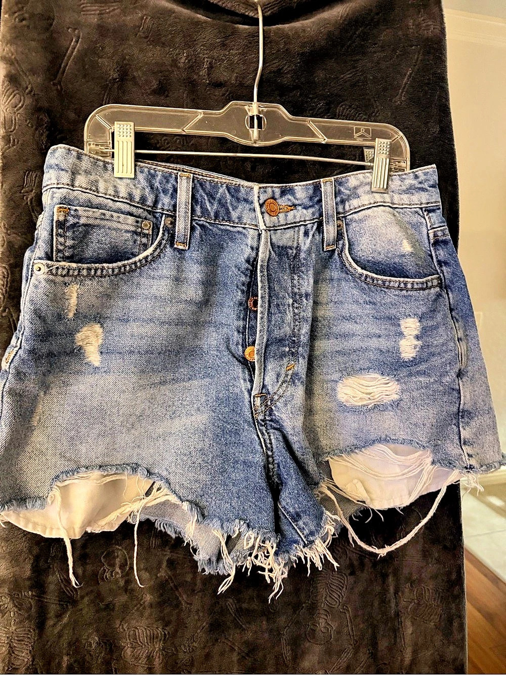 H&M Vintage Shorts Distressed Denim Jean Shorts in Blue Size US 8